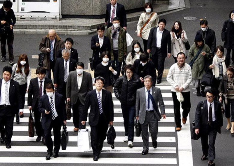 Phong cách làm việc của người Nhật Bản – Ăn mặc lịch sự và đi bộ thần tốc mỗi ngày