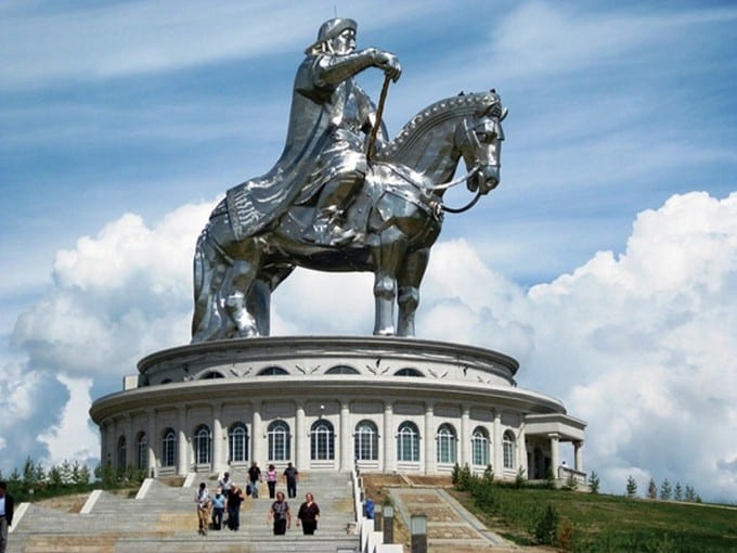Tượng đài Thành Cát Tư Hãn tại Mông Cổ